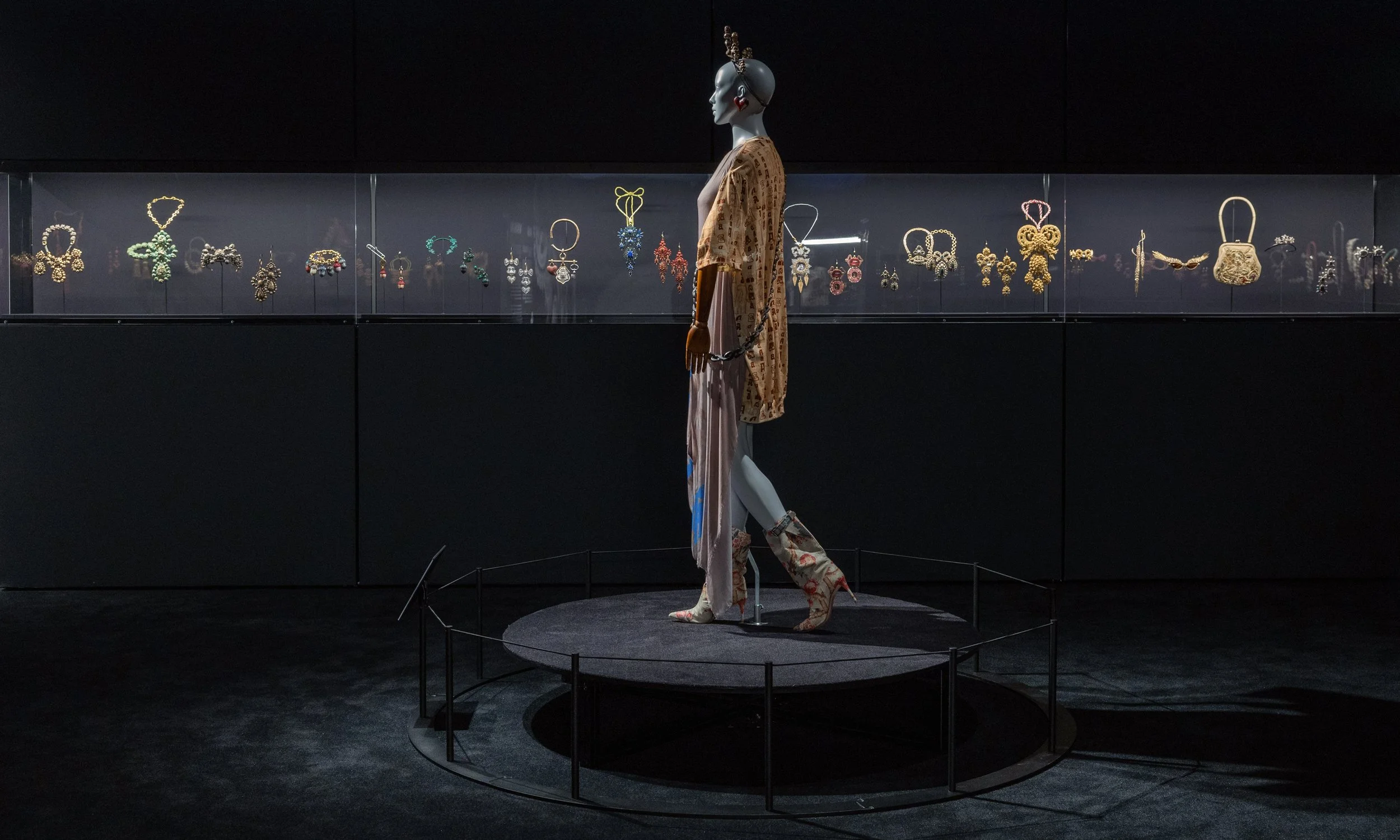 Vivienne Westwood & Jewellery — Nomad Exhibitions